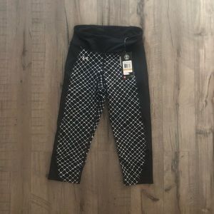 *NWT* Under Armour Crop Workout Leggings